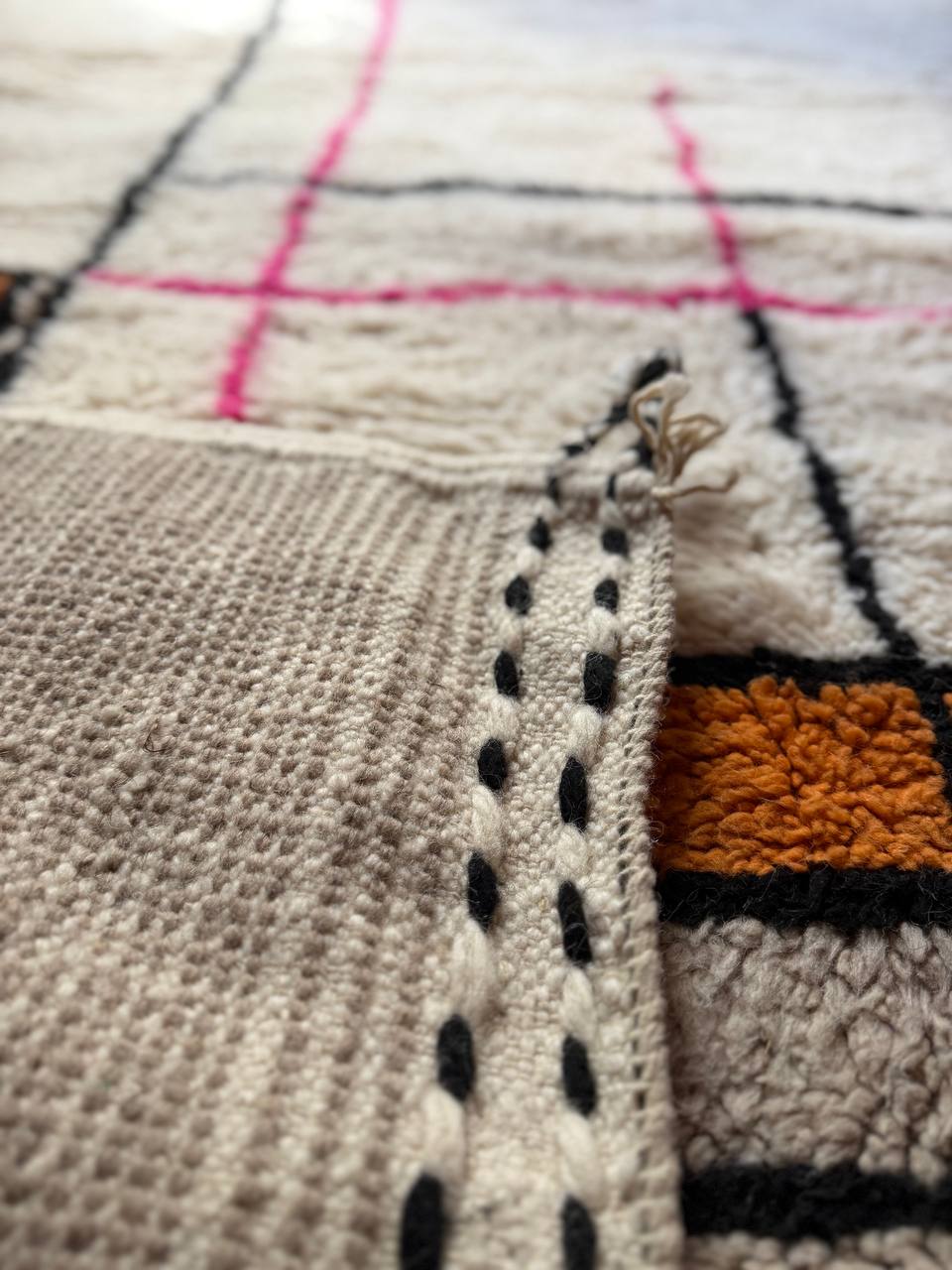 Nour al Medina - Handcrafted Moroccan Wool Rug - 300x190 cm