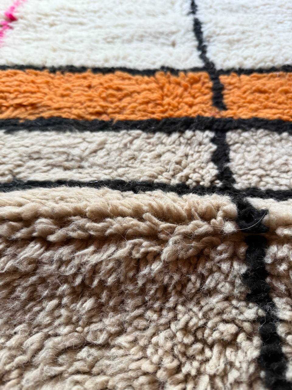 Nour al Medina - Handcrafted Moroccan Wool Rug - 300x190 cm