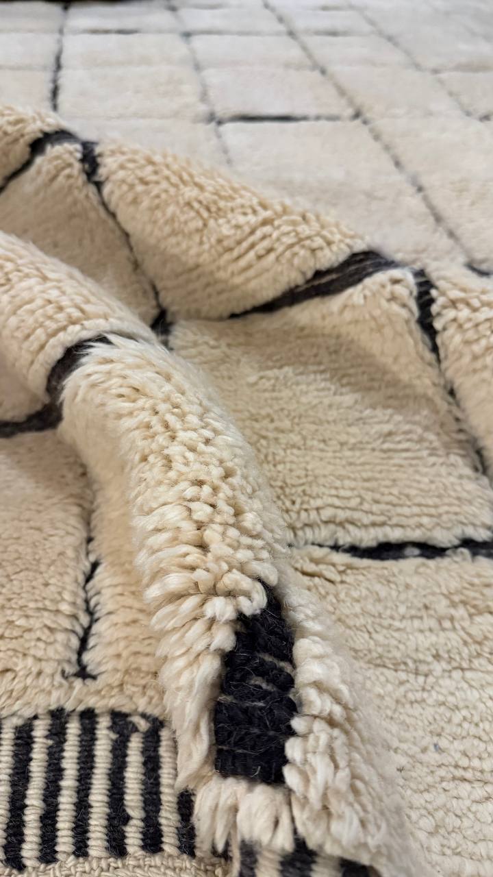 Idraren - Handcrafted Moroccan Wool Rug
