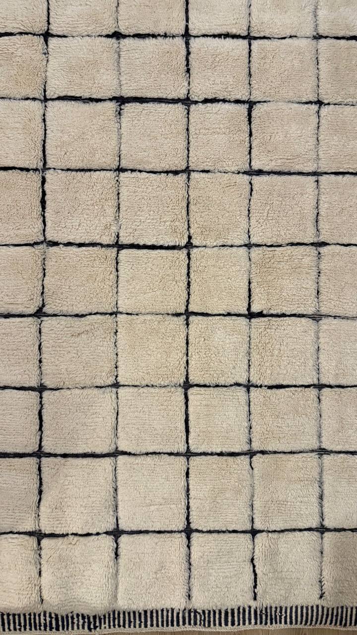 Idraren - Handcrafted Moroccan Wool Rug