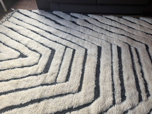 Black Sahara - Handcrafted Moroccan Wool Rug - 300x200 cm