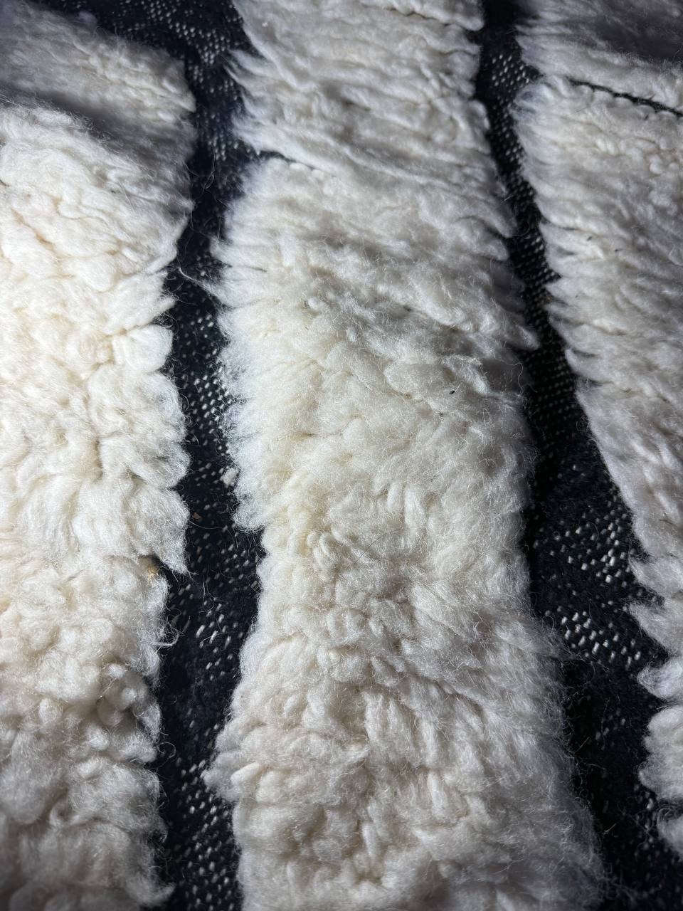 Black Sahara - Handcrafted Moroccan Wool Rug - 300x200 cm